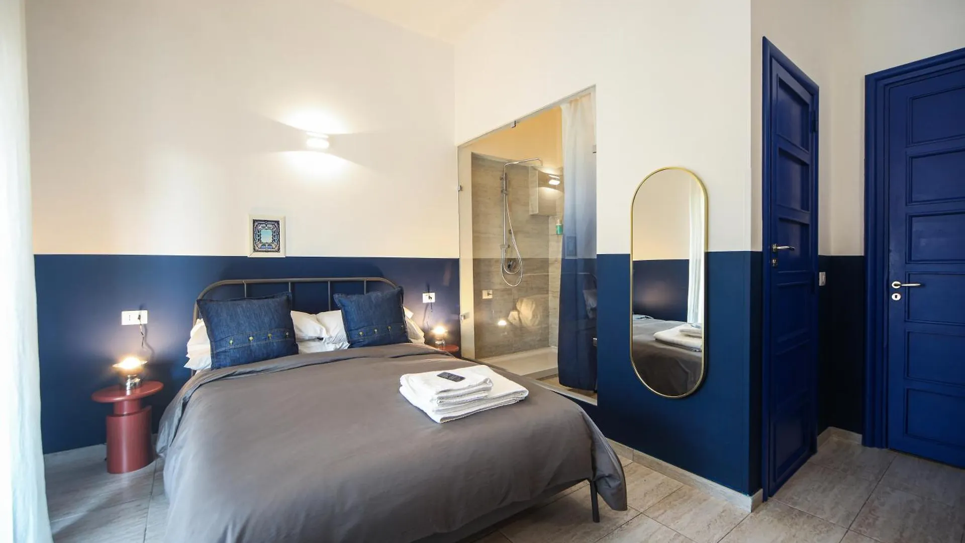 **  Salotto Borbonico Bed & Breakfast Naples Italy